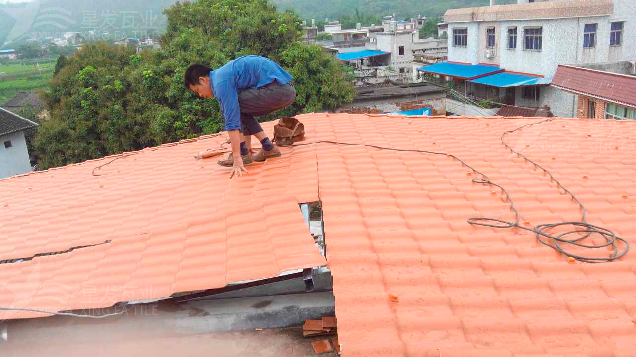 宜賓屋頂鋪設安裝合成樹脂瓦時，牢牢記住這3點，就不怕屋頂出問題！